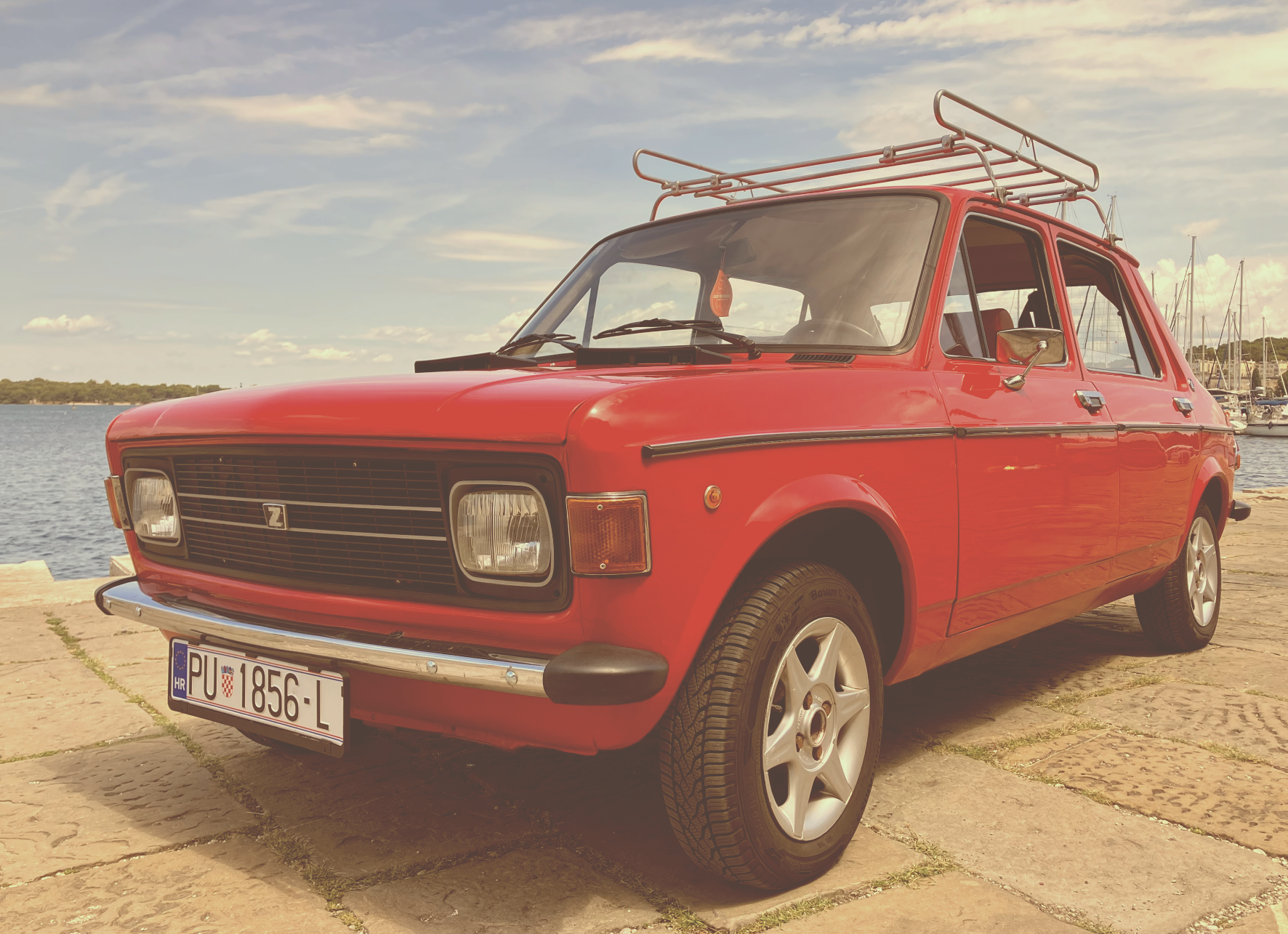 Zastava 101 retro tour driving through Pula streets